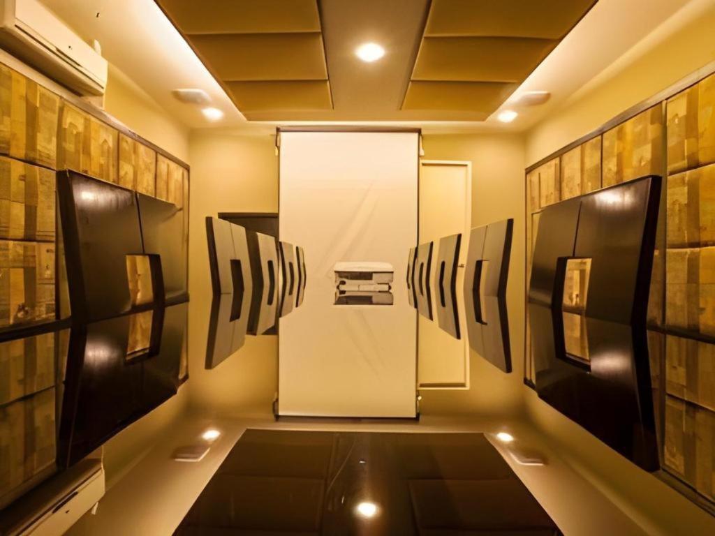 L Square Hotel Tarlac City Экстерьер фото