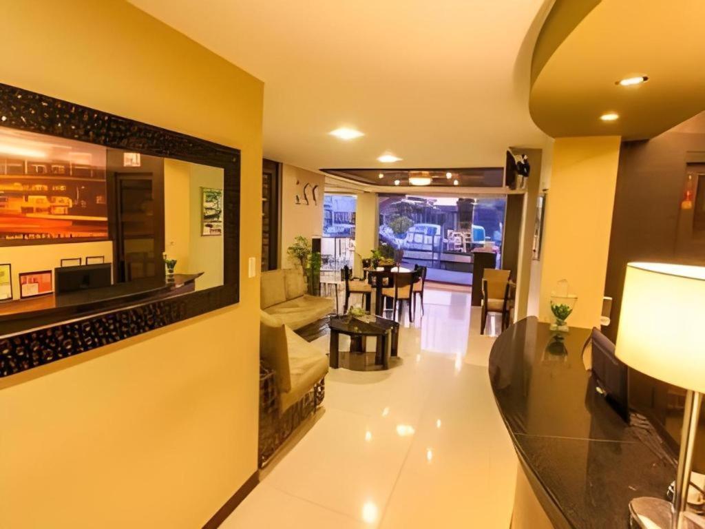 L Square Hotel Tarlac City Экстерьер фото