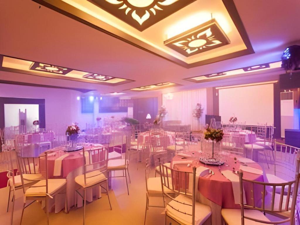 L Square Hotel Tarlac City Экстерьер фото