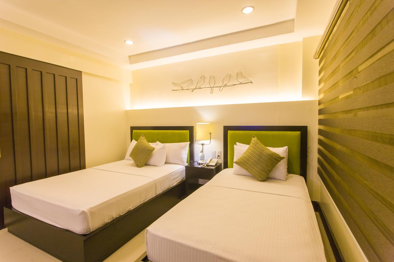 L Square Hotel Tarlac City Экстерьер фото
