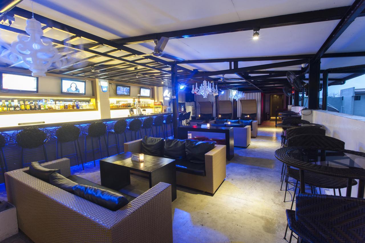 L Square Hotel Tarlac City Экстерьер фото
