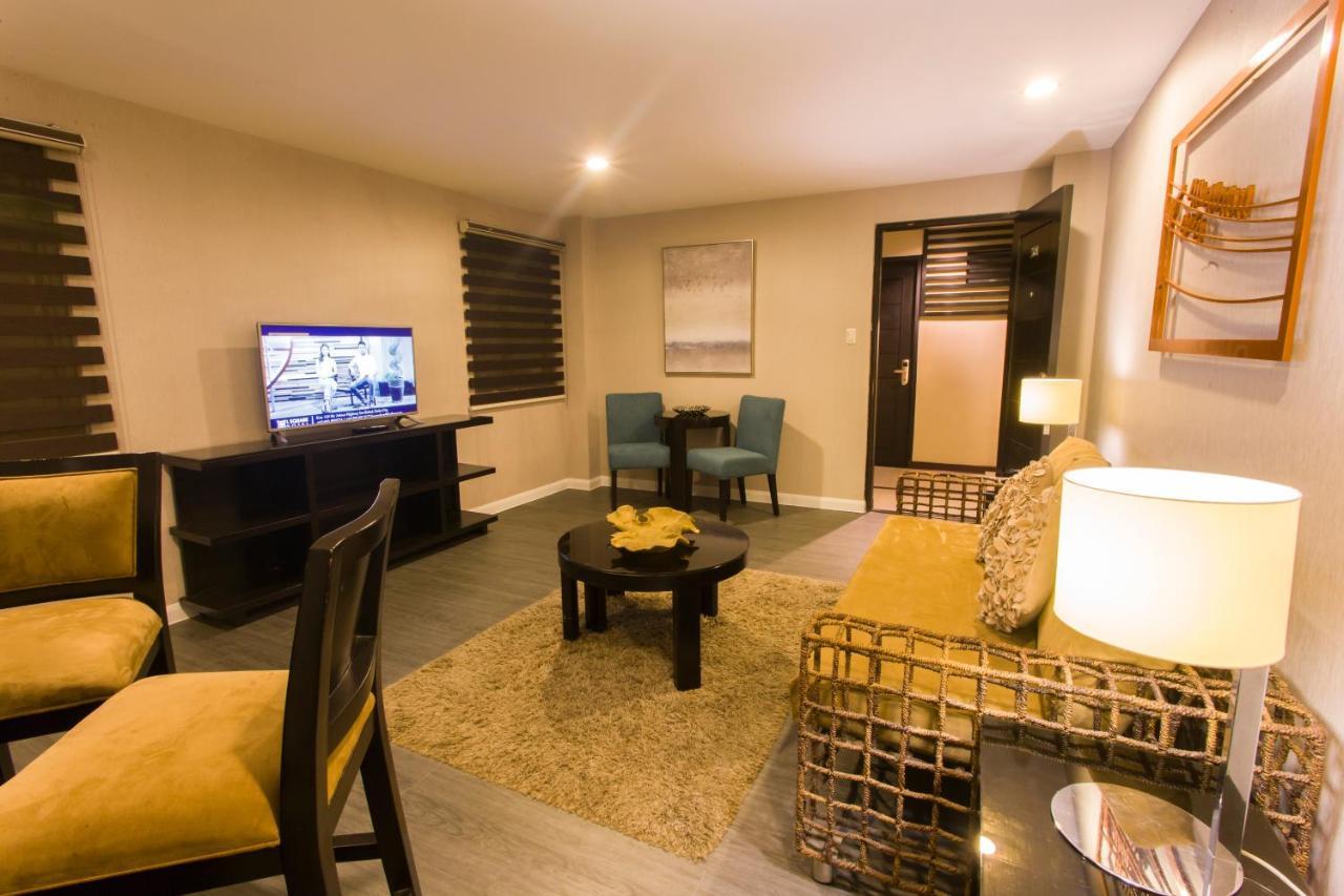 L Square Hotel Tarlac City Экстерьер фото