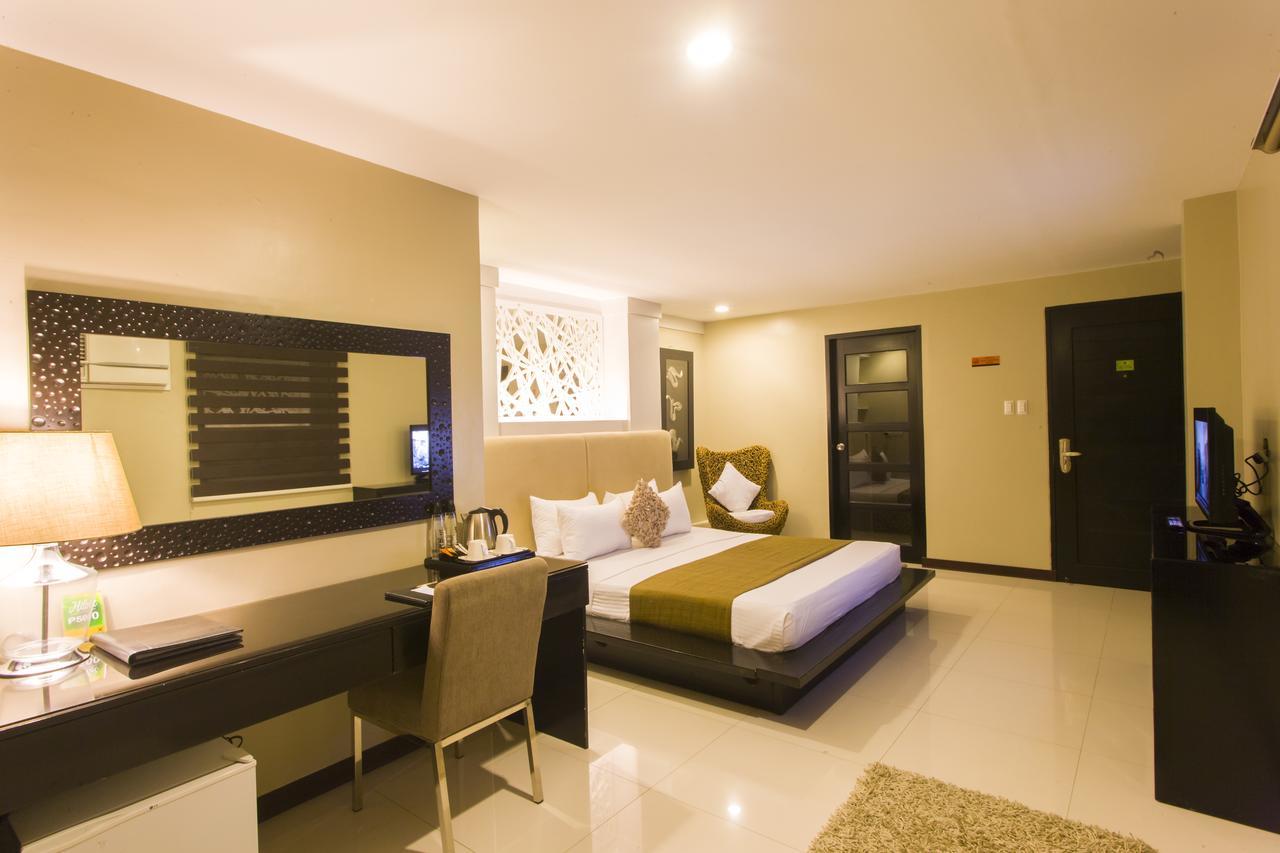 L Square Hotel Tarlac City Экстерьер фото